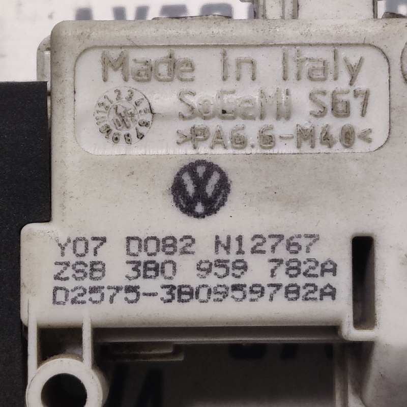 Замок бардачка Audi A6 C6 (04-11) 2.0 TDI OEM 3b0959782a