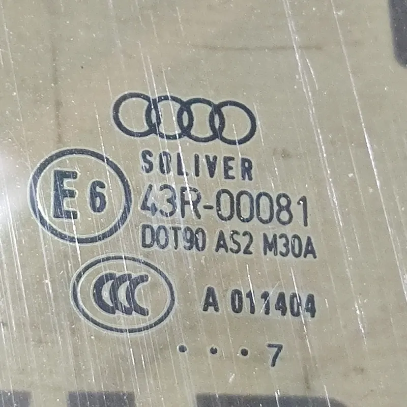 Скло дверей Audi A6 C6 (04-11) 2.0 TDI зад. пр. OEM 43r00081
