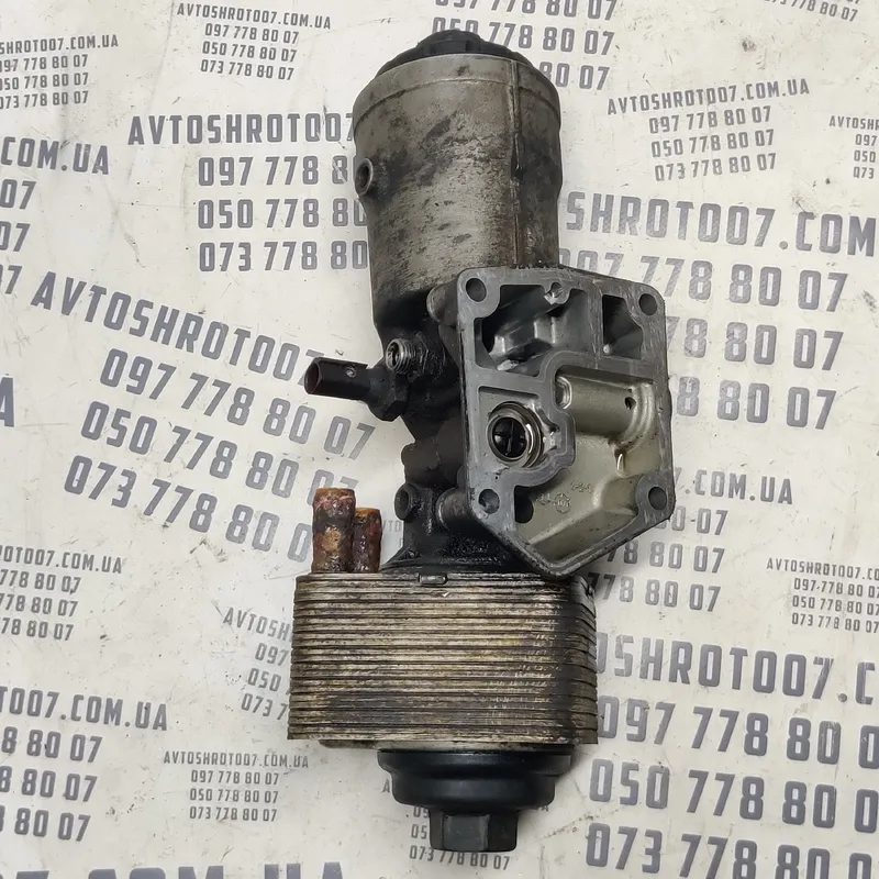 Корпус масляного фільтра Audi A6 C6 04-11 2.0 TDI 045115389j