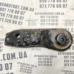 Кронштейн підрамника Audi A6 C6 04-11 2.0 TDI пр. 4F0505220B