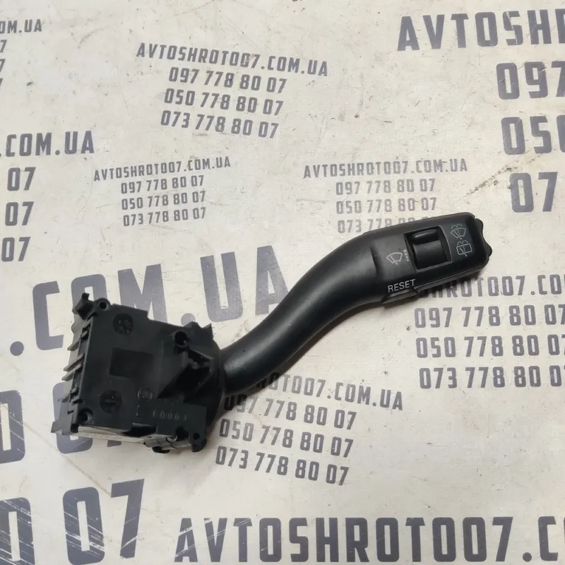Перемикач Audi A6 C6 04-11 2.0 TDI правий OEM 4e0953503c