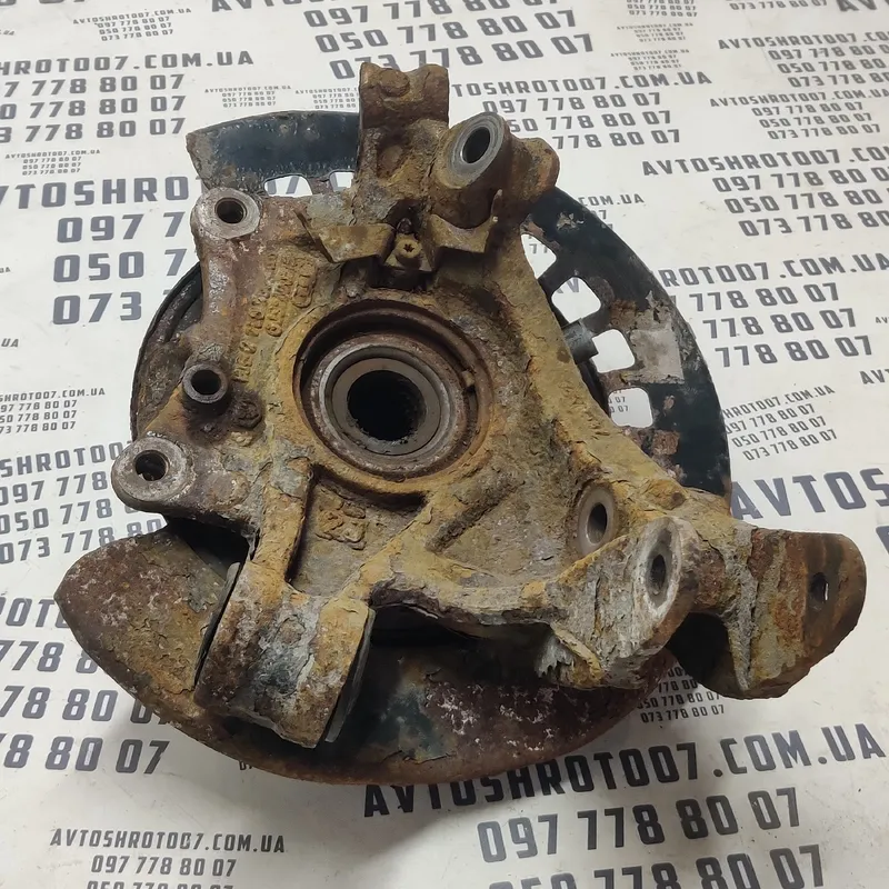 Поворотний кулак Audi Q7 4L (05-15) 3.6 Бензин задня права