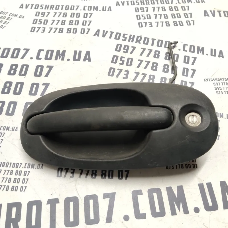 Ручка зовнішня передня ліва Chrysler Voyager 3 96-00 4717407