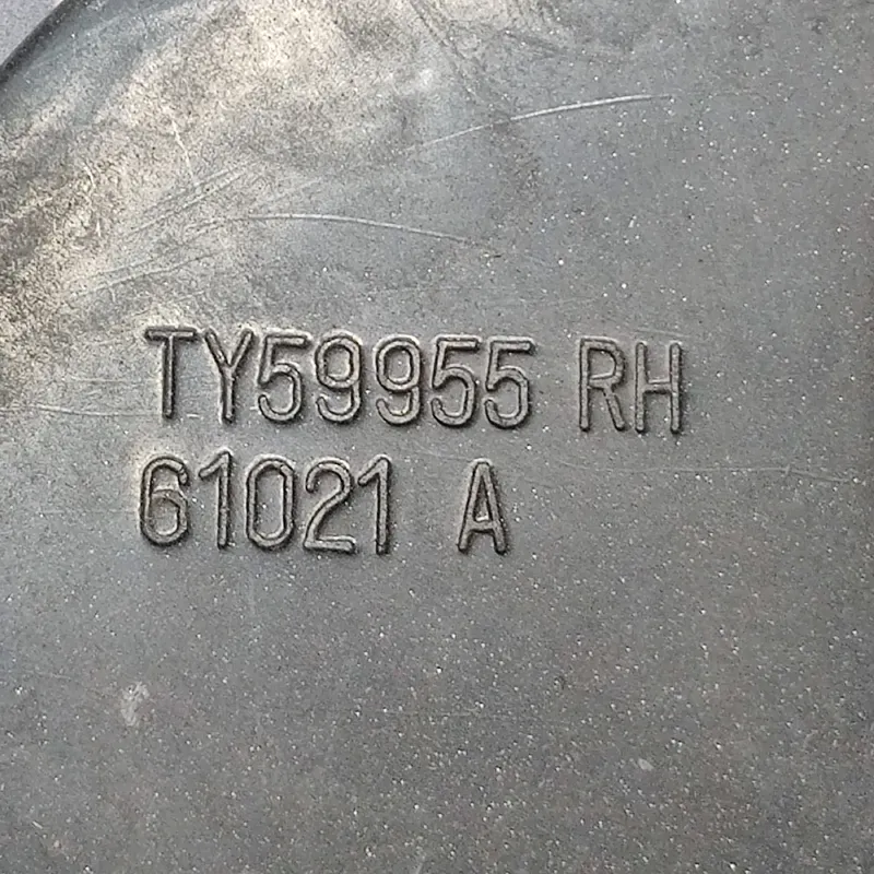 Дзеркальний елемент BMW 320 E46 (98-05) правий OEM TY59955