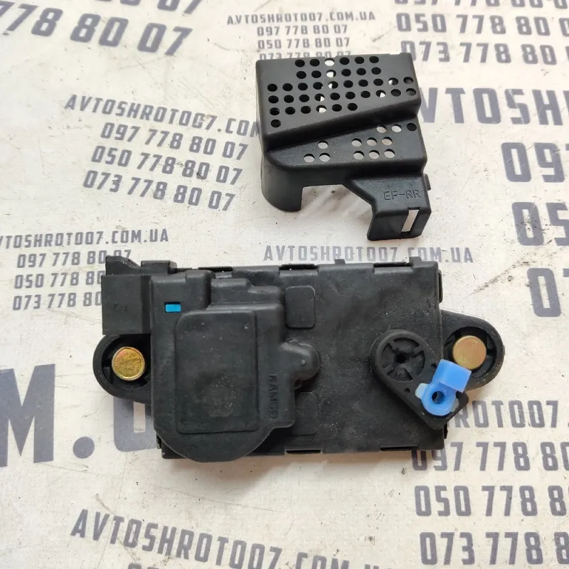 Привід замка Hyundai Sonata IV (98-05) 2.0 Бенз Задня права