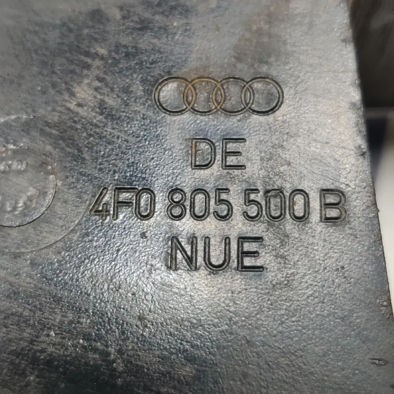 Кроншт. бампера Audi A6 C6 04-11 2.0 TDI Пр OEM 4f0805500b