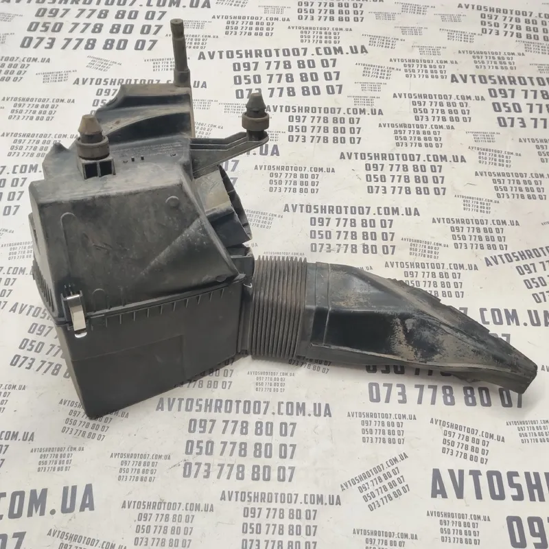 Корпус фільтра Audi A6 C6 (04-11) 2.0 TDI BRE OEM 4f0133835h