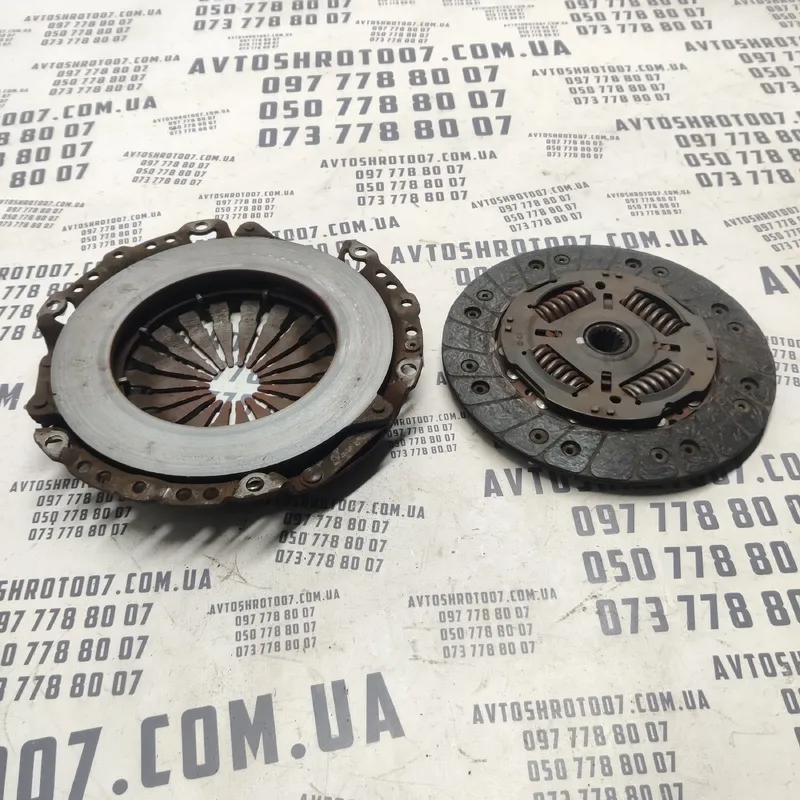 Комплект зчеплення Peugeot Partner 1 96-08 1.4 OEM 320034510