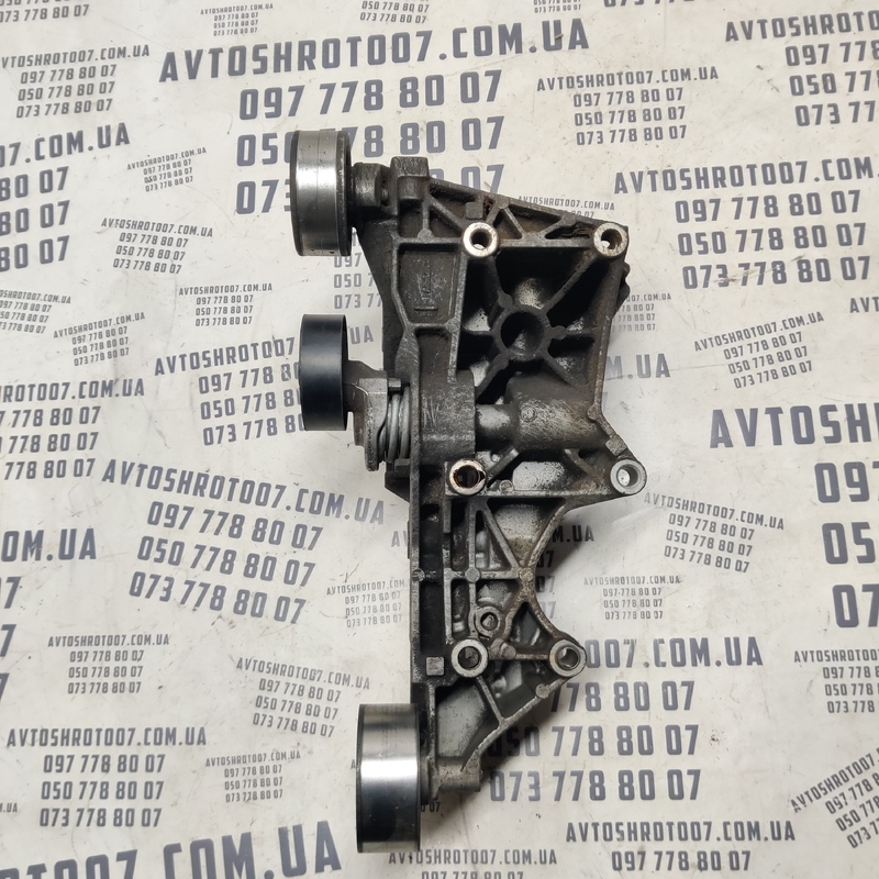 Кронштейн генератора Audi A6 C6 04-11 2.0 TDI OEM 03g903143d фото 2