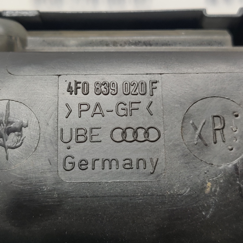 Ручка внутр. Audi A6 C6 (04-11) 2.0 TDI задня пр. 4F0839020F