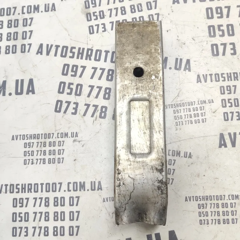 Кронштейн бампера Audi A6 C6 04-11 2.0 TDI лів OEM 4f0807133