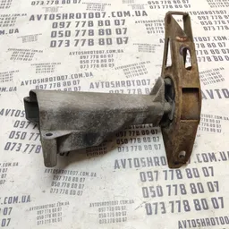 Кронштейн двигуна ВАЗ Kalina (04-13) 1.4 пр. OEM 11181001157