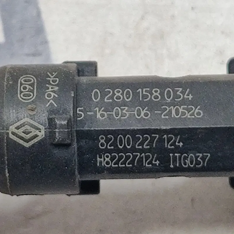 Паливна форсунка Dacia Logan 04-12 1.6 Бензин OEM 0280158034