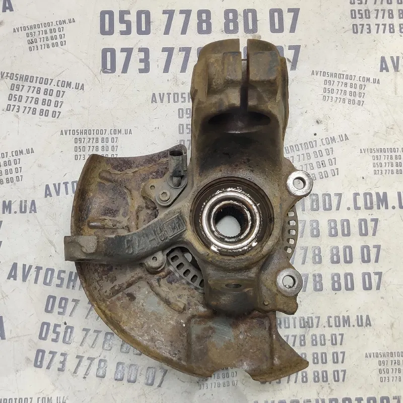 Поворотний кулак VW Bora (1998-2005) 1.9 TDI передній лівий