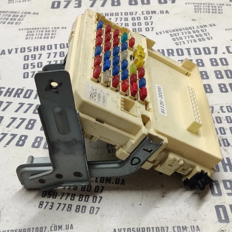 Блок запобіжників Hyundai Sonata IV 98-05 2.0 OEM 911203d200