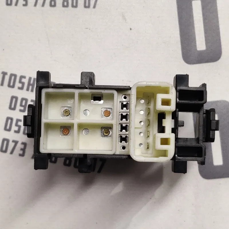 Кнопка склопідіймача Toyota Corolla (06-13) 1.6 OEM 8292e86