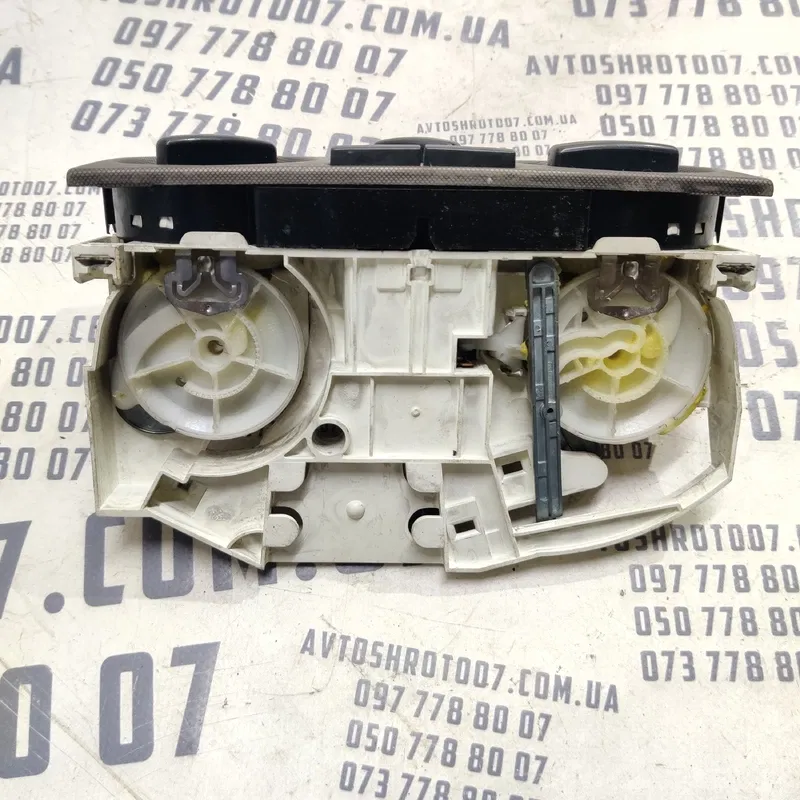 Блок керування пічкою VW Bora (98-05) 1.9 TDI OEM w16b2zsc2