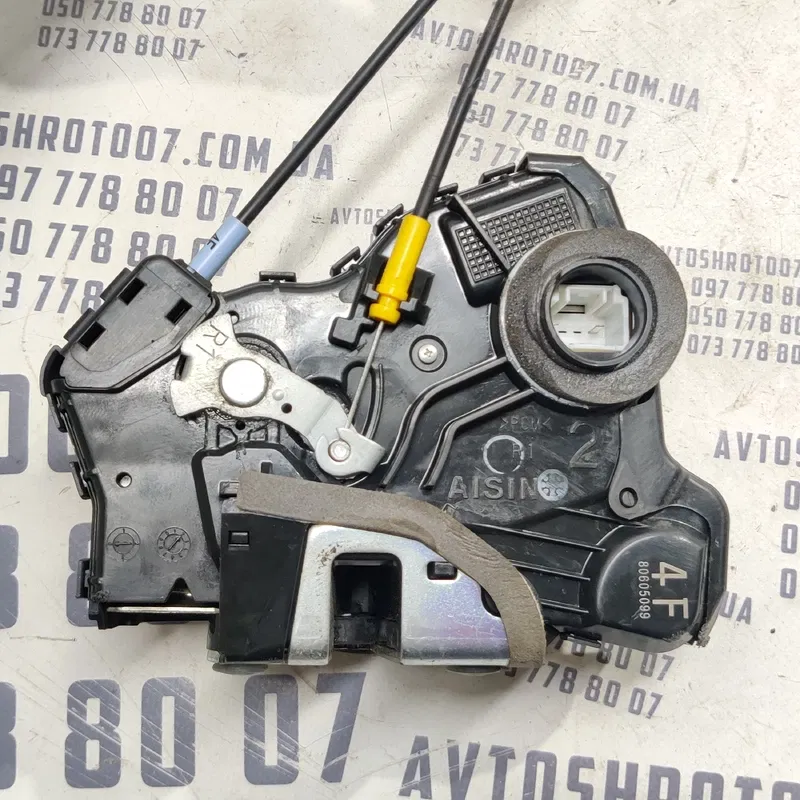 Замок дверей Toyota Corolla (06-13) 1.6Б Пр Пер OEM 80605099