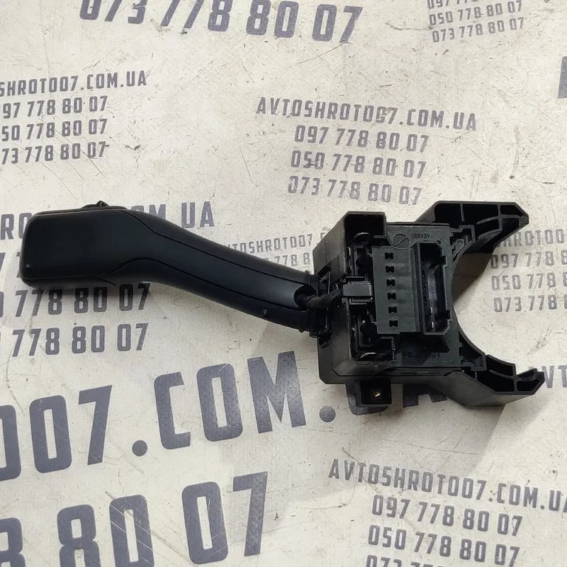 Перемикач підр. VW Bora 98-05 1.9 TDI правий OEM 4b0953503f