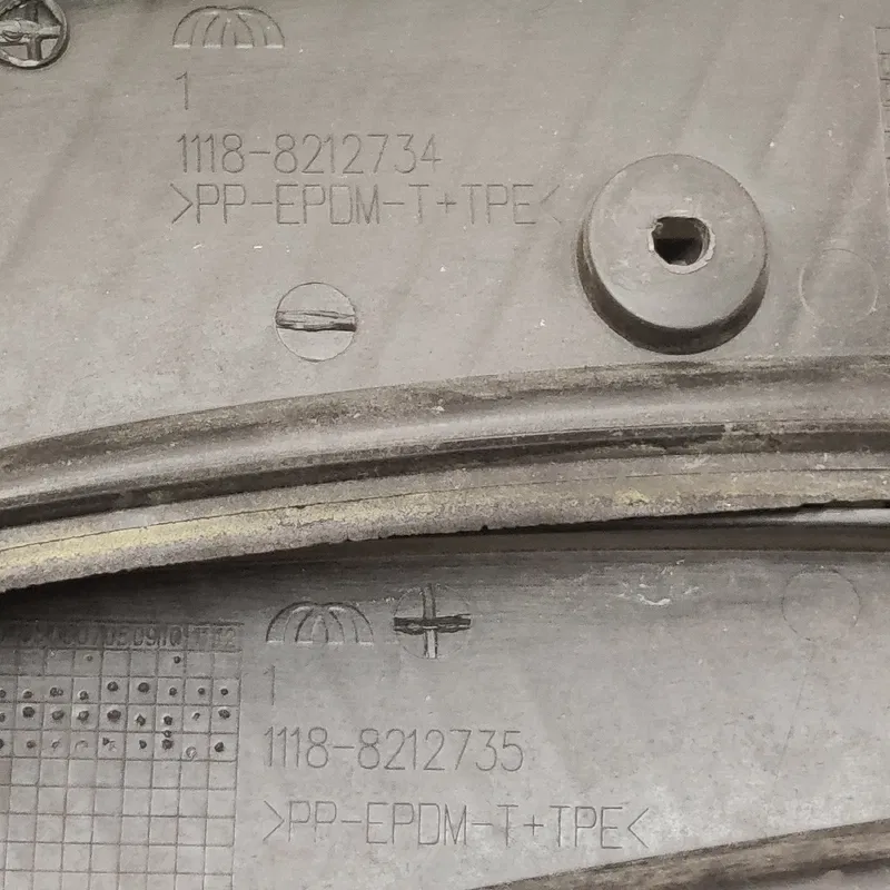 Жабо ВАЗ Kalina 11194 (04-13) 1.4 Бензин OEM 11188212734