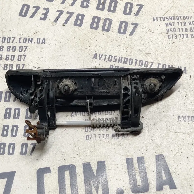 Ручка зовнішня Dacia Logan (04-12) 1.6 ліва OEM 7700433076