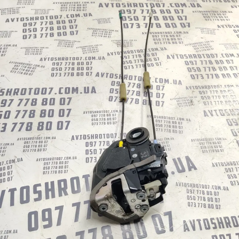 Замок дверей Toyota Corolla 06-13 1.6Б зад. лів. OEM 8060611