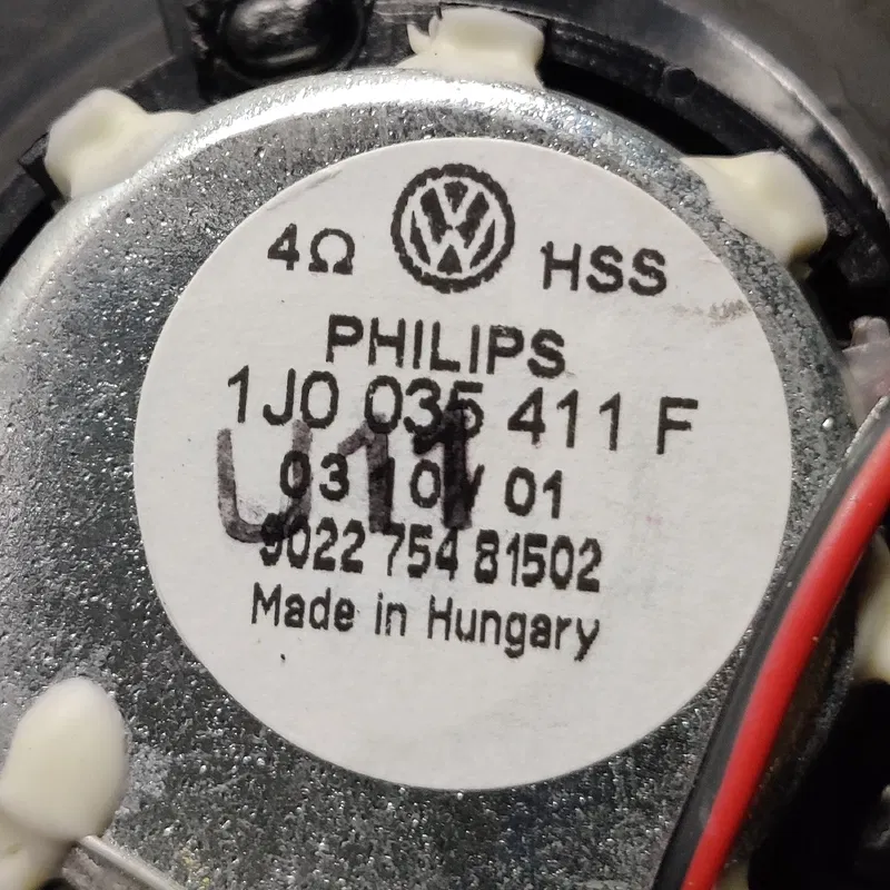 Накладка VW Bora (98-05) 1.9 TDI передня ліва OEM 1J0035411F