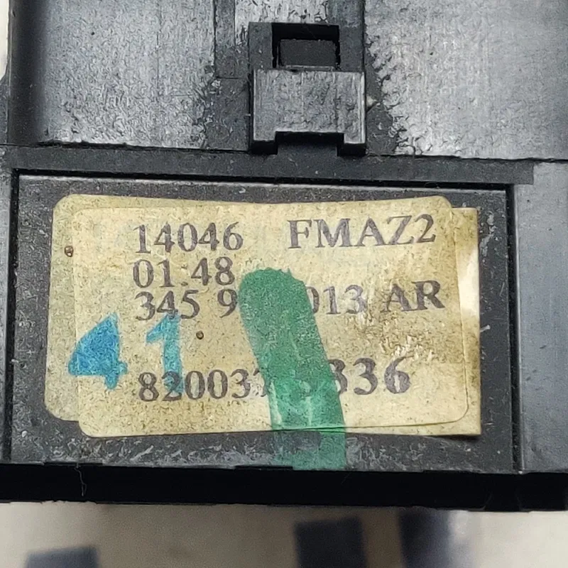Перемикач підрул. Dacia Logan 04-12 1.6 лів. OEM 8200375336