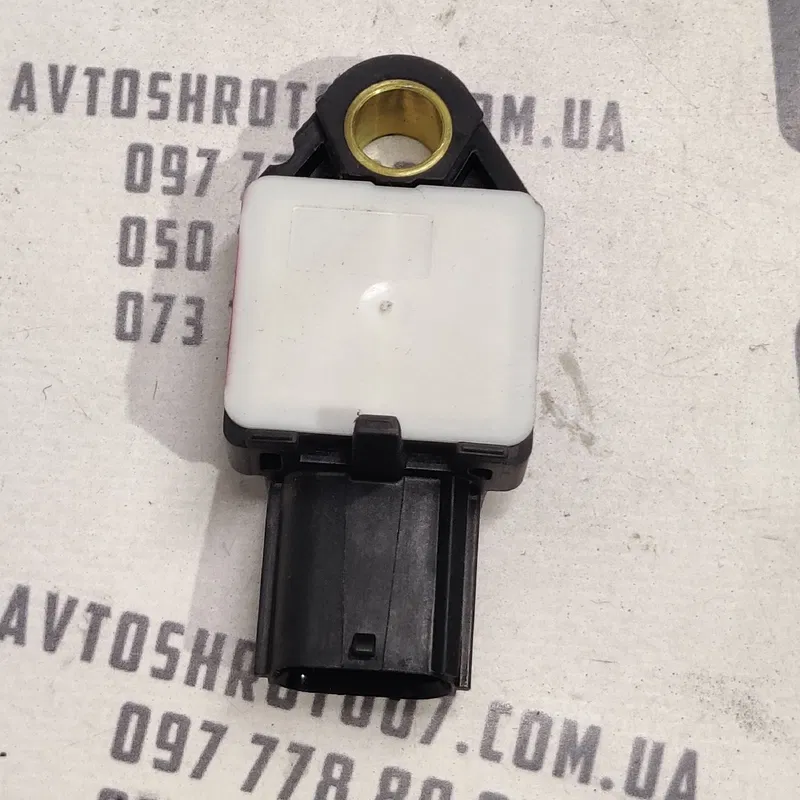 Датчик удару Mitsubishi Outlander XL (06-12) 2.0 Diesel лів.