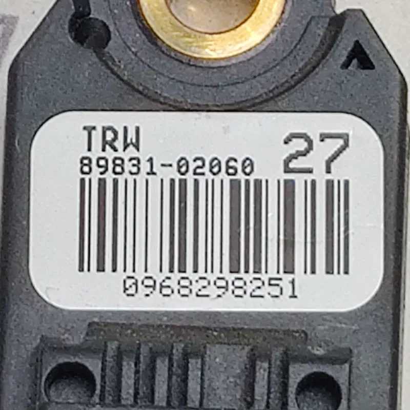 Датчик удару Toyota Corolla 07-13 1.6 прав OEM 8983102060