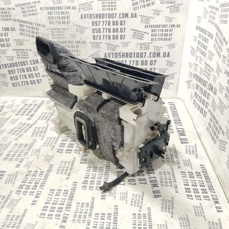 Корпус пічки Mitsubishi Outlander XL (06-12) 2.0 BSY Дизель