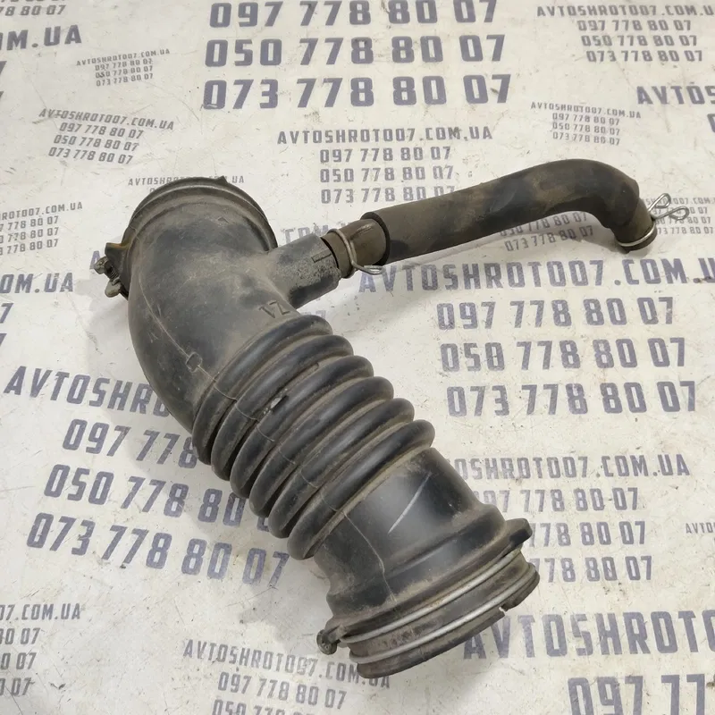 Патрубок повітряний Toyota Corolla 06-13 1.6 OEM 1788122160