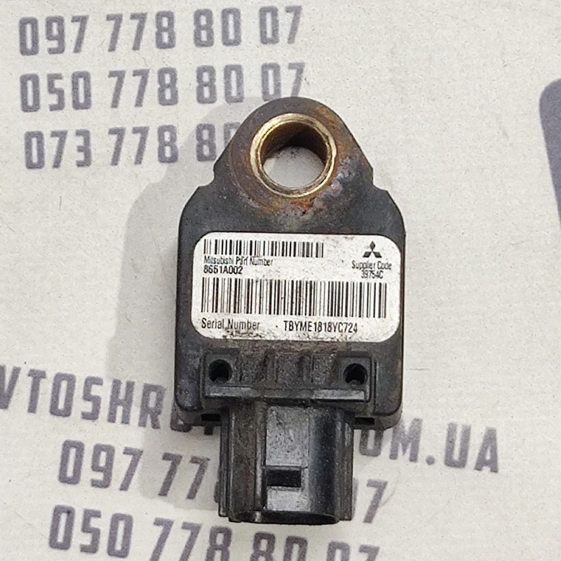 Датчик удару Outlander XL 06-12 2.0D правий OEM 8651a002
