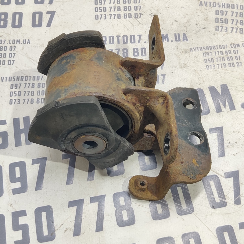 Подушка двигуна Mazda Premacy (99-05) 1.8 FP Бензин ліва