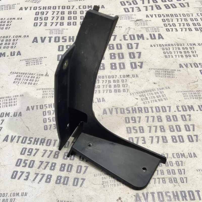 Накладка салону Mitsubishi Outlander XL 06-12 з.л. 6415a016