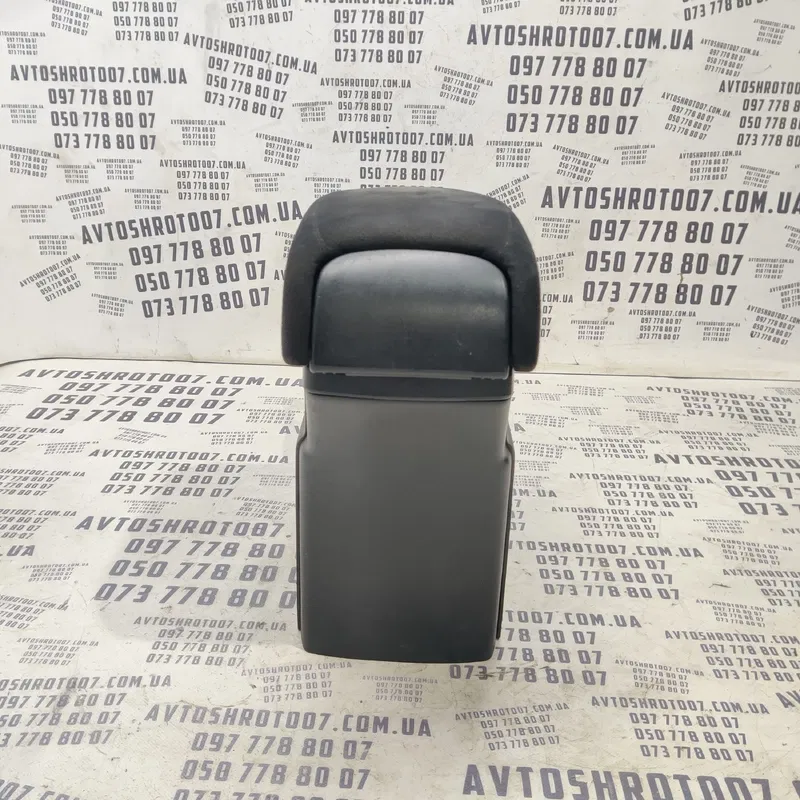 Консоль центральна Mitsubishi Outlander XL 06-12 2.0 Дизель