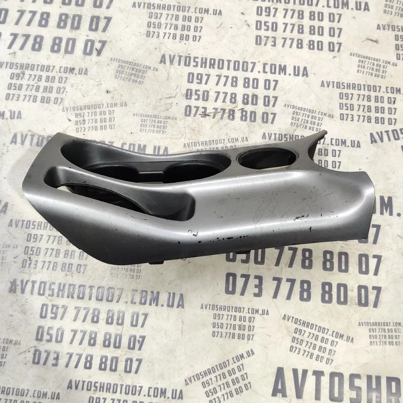 Накладка салону Mitsubishi Outlander XL 06-12 2.0D 8011a079