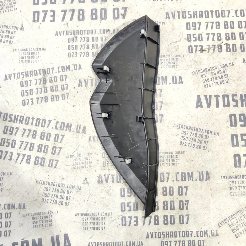 Накладка Mitsubishi Outlander XL 06-12 2.0D ліва 002a055zz