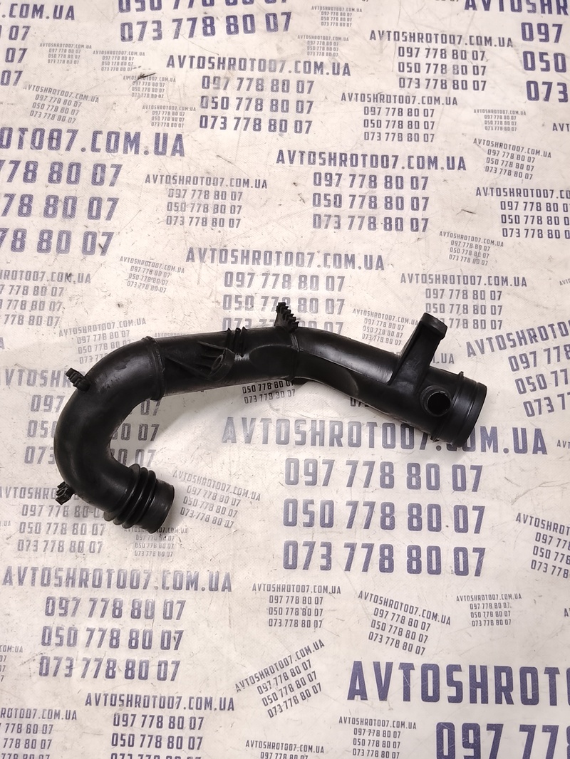 Патрубок інтеркулера Skoda Octavia 96-10 1.9 TDI 1J0129654C