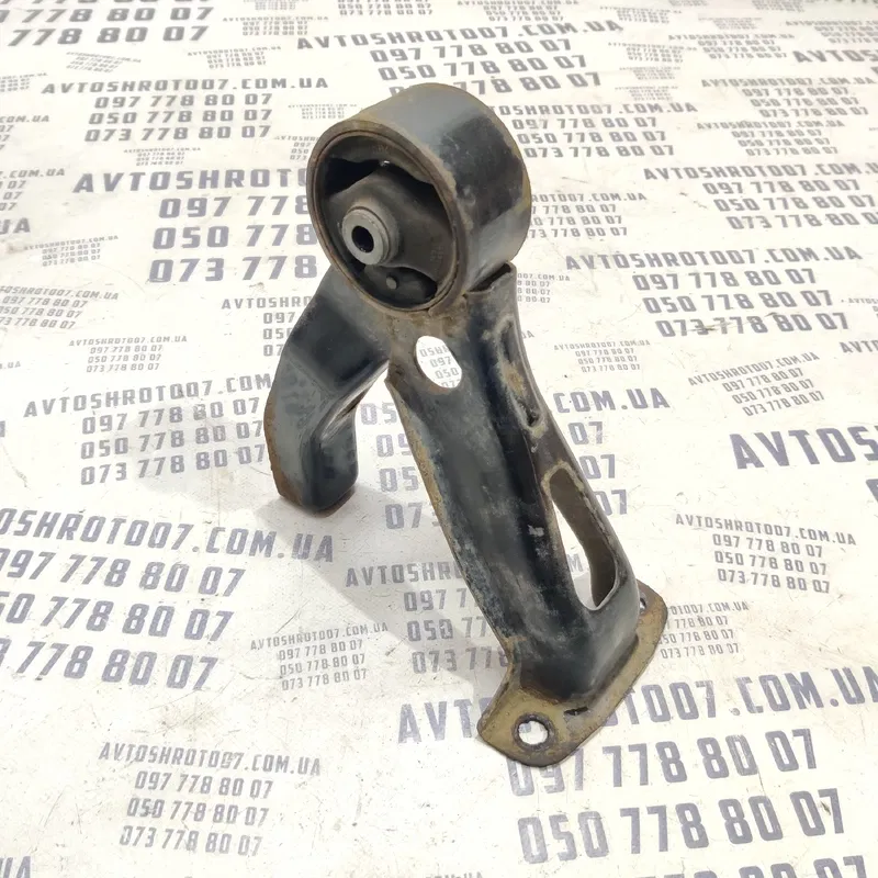 Подушка двигуна Mitsubishi Outlander XL 06-12 2.0D mn184059