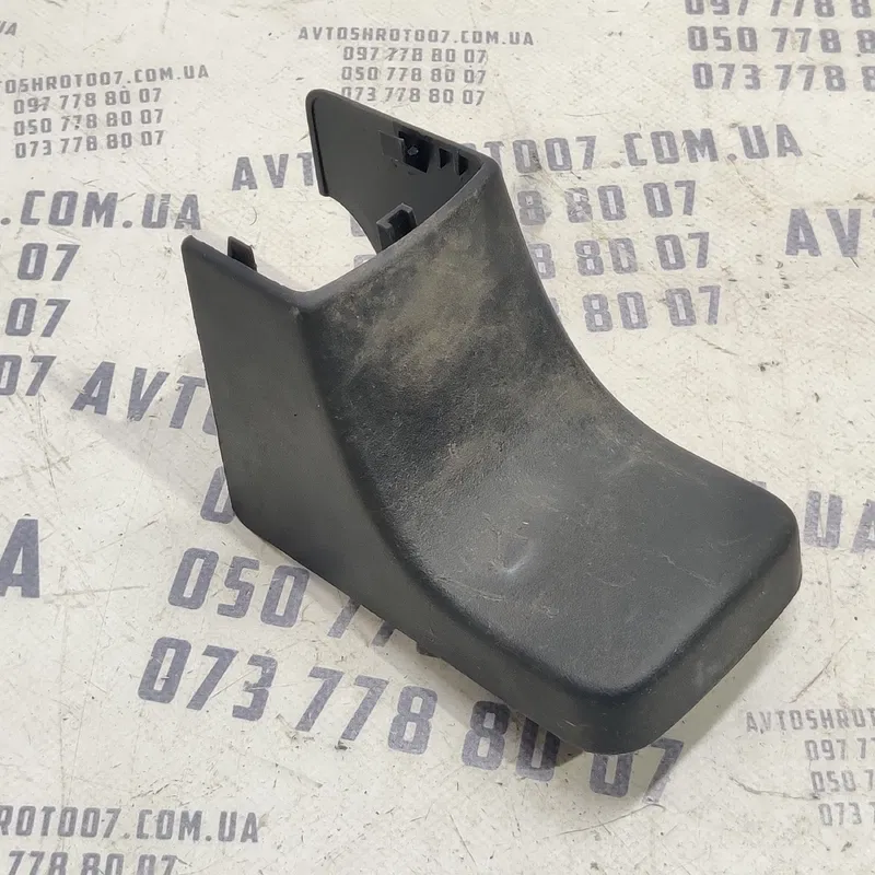 Накладка Mitsubishi Outlander XL 06-12 2.0D OEM 6977a068zz
