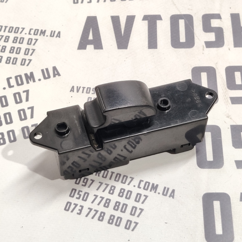 Кнопка склопід. Mitsu Outlander XL 06-12 2.0D з.пр. 8608a183