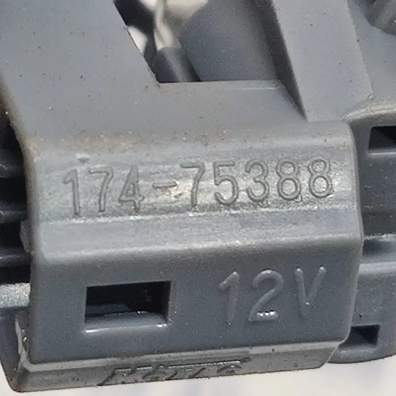 Ліхтар багажника Toyota Corolla 06-13 1.6 зад OEM 17475388