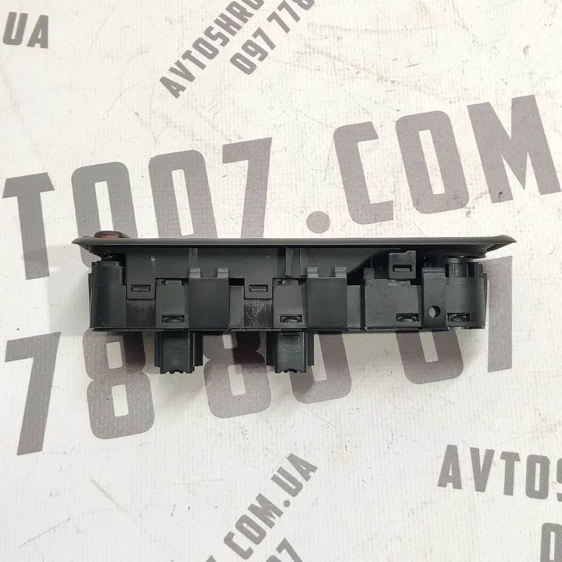 Блок кнопок Peugeot 807 (02-14) 2.2 HDI Пн Лв OEM 14957520xt