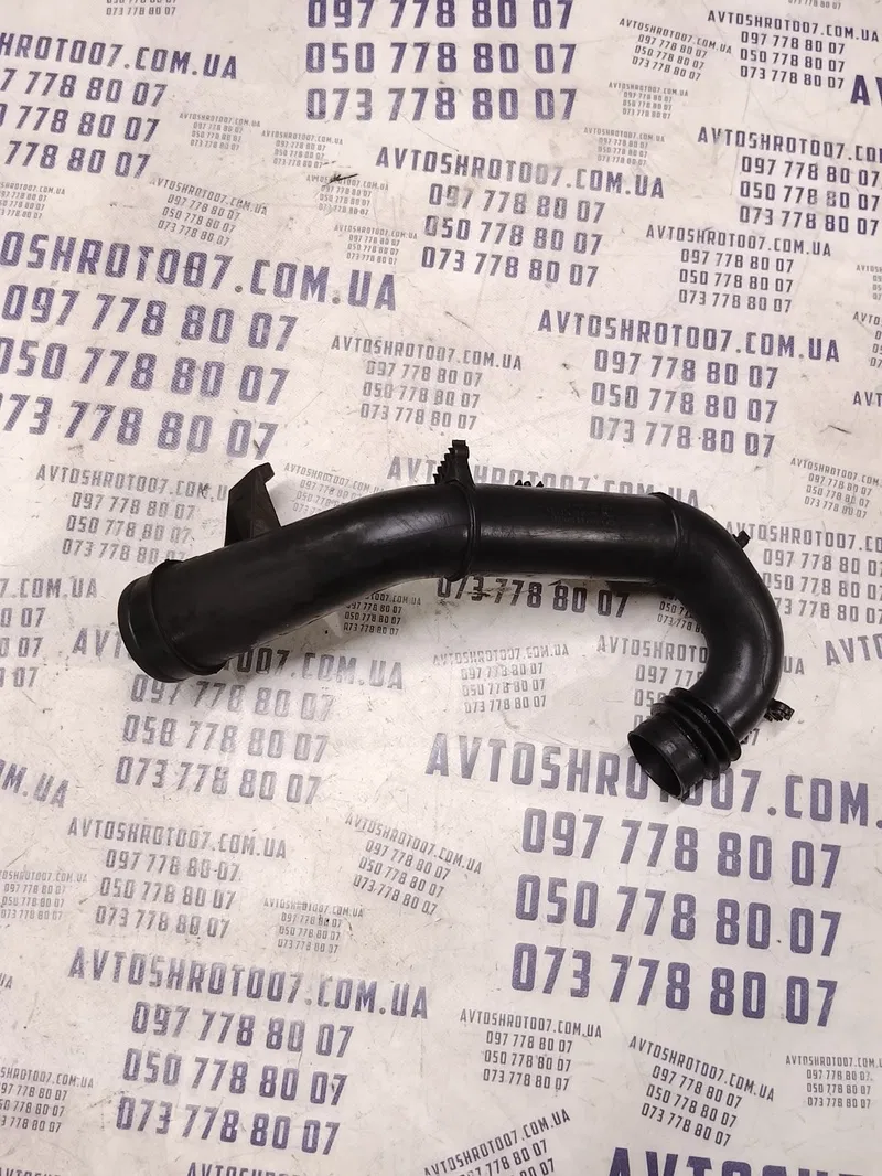 Патрубок інтеркулера Skoda Octavia 96-10 1.9 TDI 1J0129654C