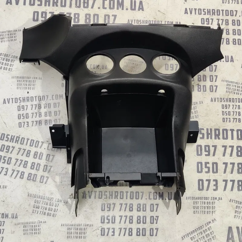 Накладка Mitsubishi Outlander XL (06-12) 2.0D OEM 8002a036zz