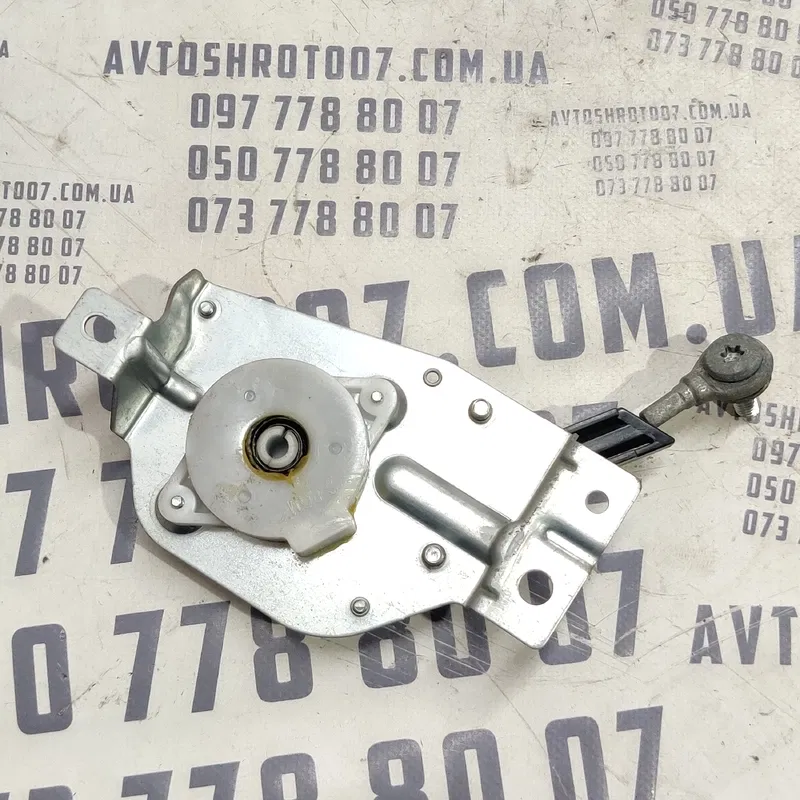 Трос багажника Mitsubishi Outlander XL 06-12 2.0 лів. 080901