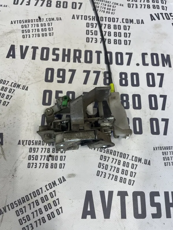 Замок дверей Citroen C1 (05-14) 1.0 бенз зад. лів. 914E+12