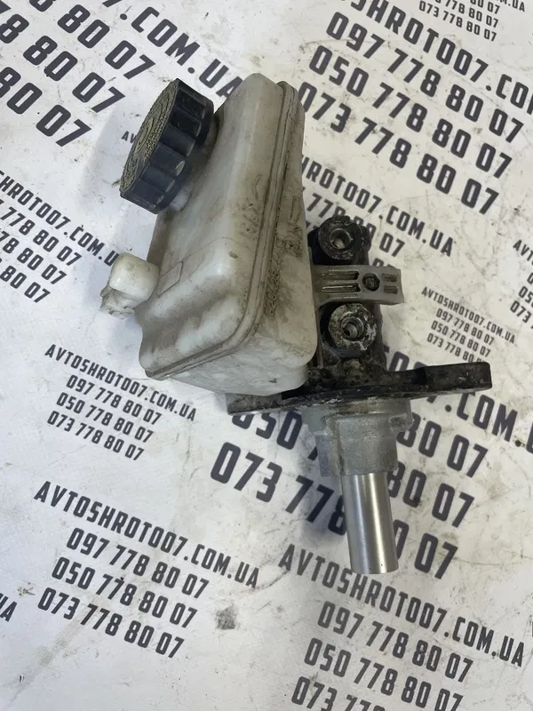 Гальмівний циліндр Citroen C1 (05-14) 1.0 бенз OEM 204Y218
