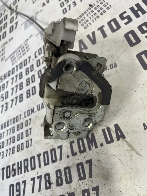 Замок дверей Citroen C1 (05-14) 1.0 бенз зад. пр. OEM 9138G4